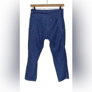 Kirkland Signature Crop Leggings Women L‎ Athletic Outdoor Running Hike Trails